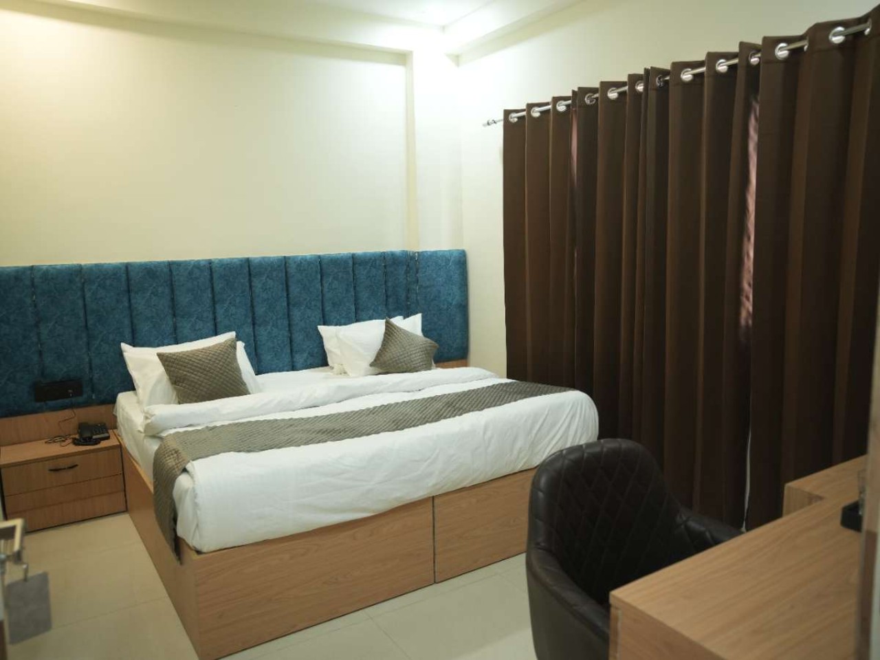 Hotel Raas Guestline in Noida