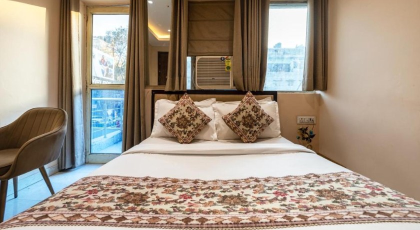 Hotel Sehej Continental At Karol Bagh in Delhi