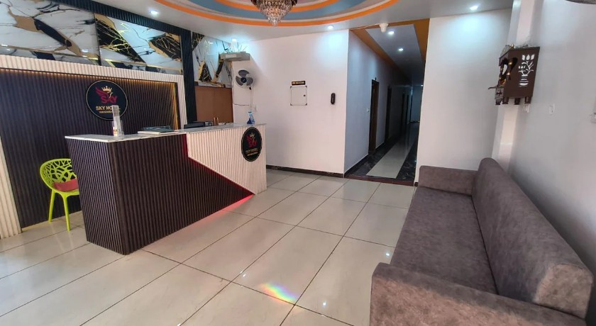 Sky Hotel in Lucknow