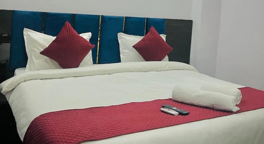 Sky Hotel in Lucknow