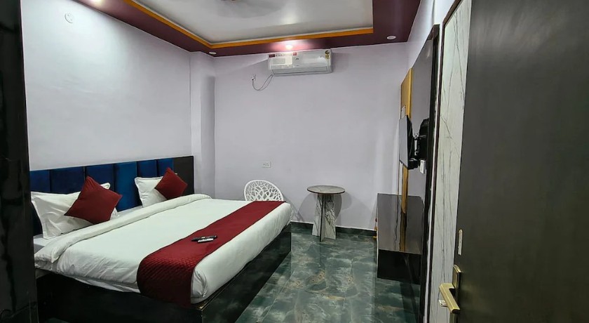 Sky Hotel in Lucknow