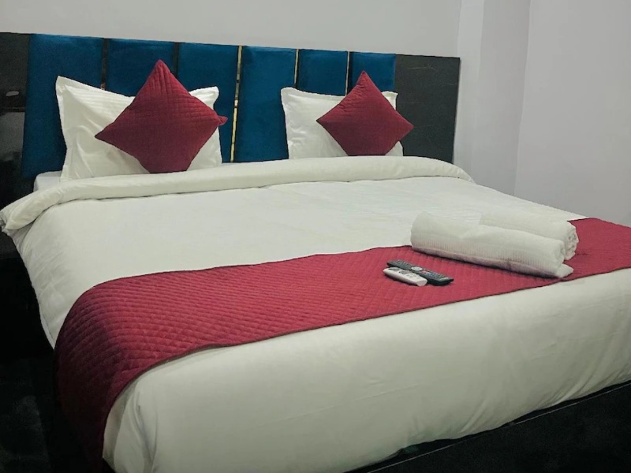 Sky Hotel in Lucknow