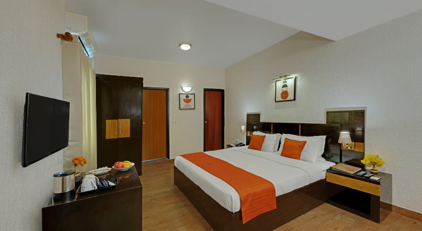 8fold-Pinecrest By LaRiSa in Bhimtal