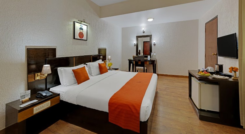 8fold-Pinecrest By LaRiSa in Bhimtal