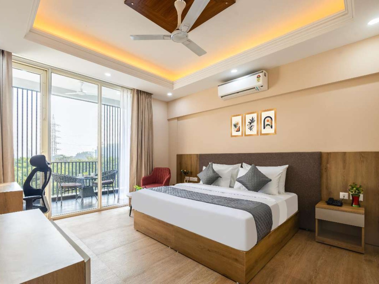 Limewood Signature - Huda City Centre in Gurgaon