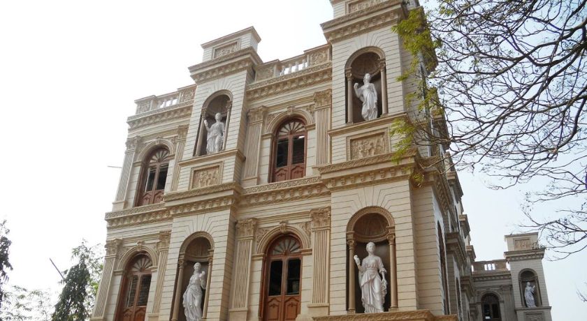 Aristro Club in Kolkata