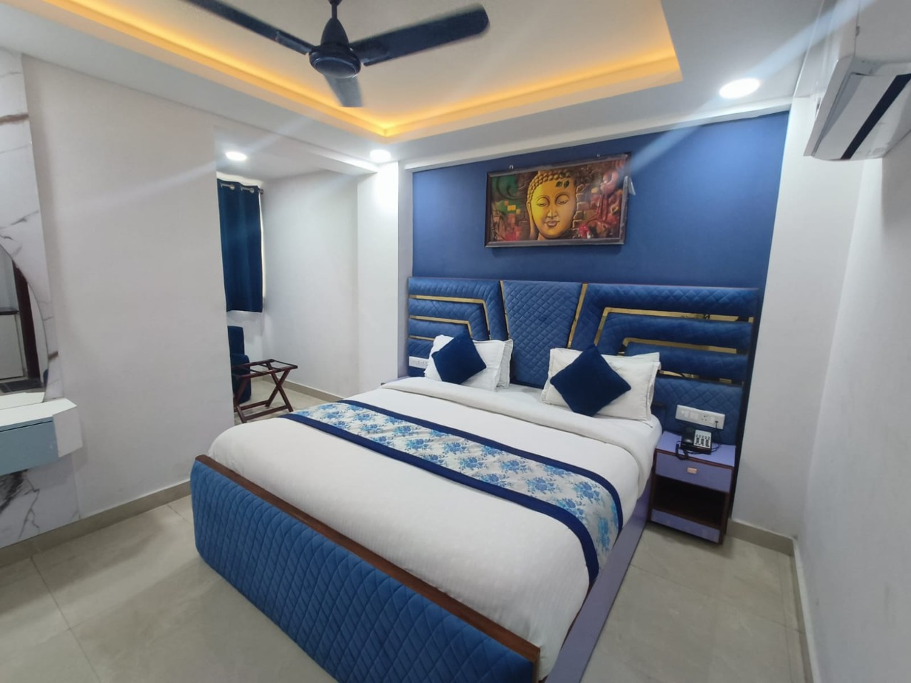 Hotel Vibe BLU Premium Expressway in Noida