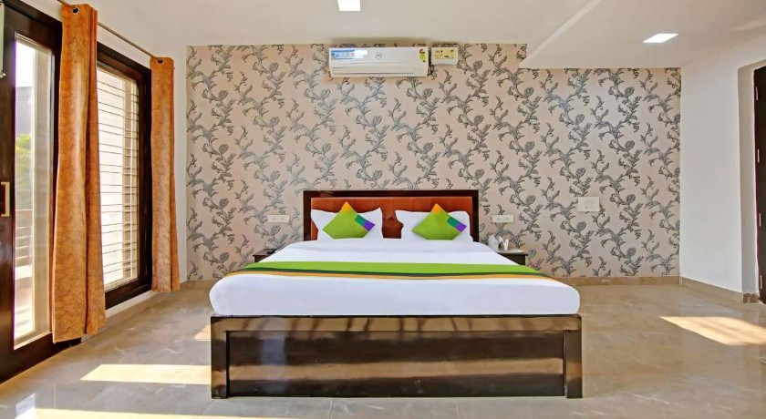 Posh Classic in Gurgaon