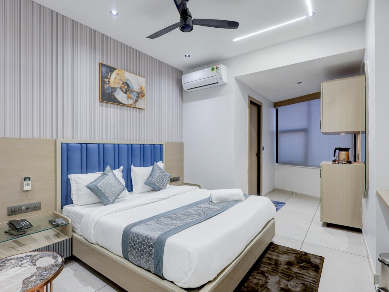 Hotel Lacasa in Ahmedabad