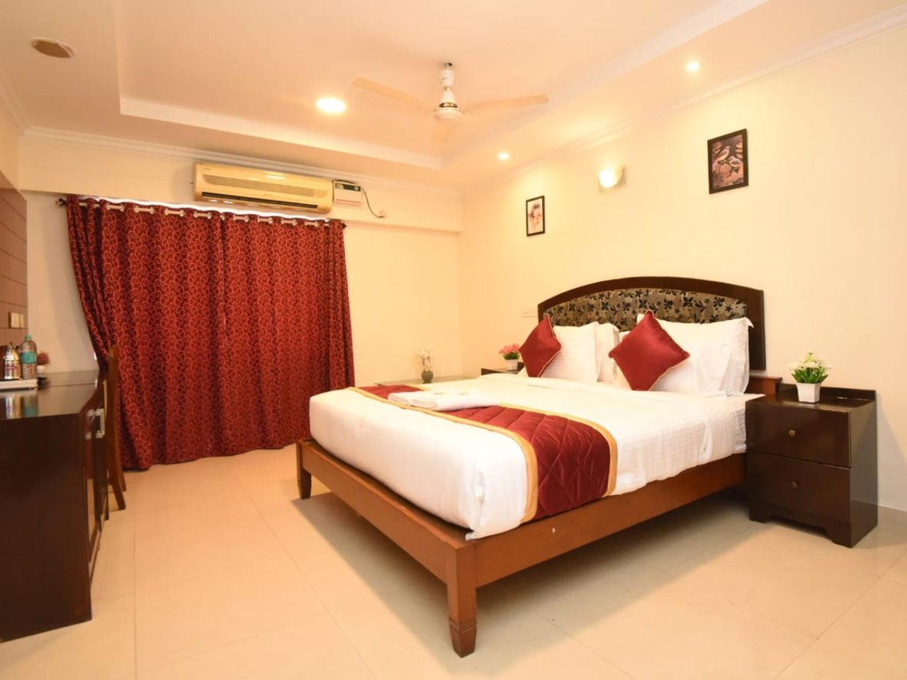 Laavish 7 Hotel in Bangalore