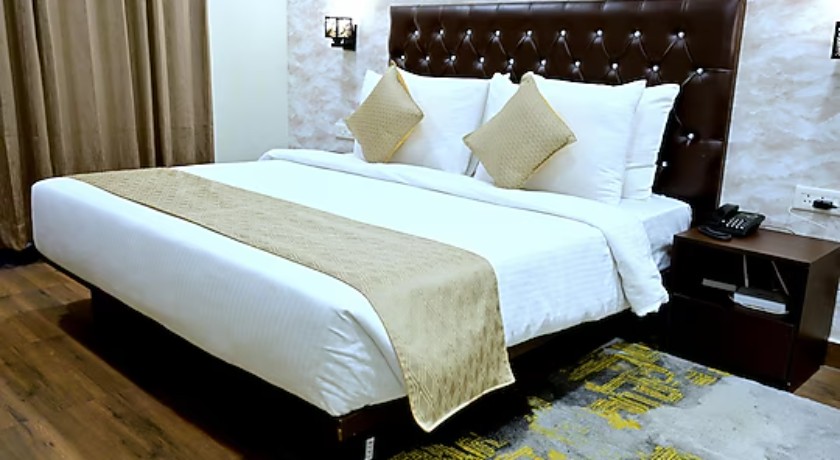 Hibiscus Select Hotel in Noida