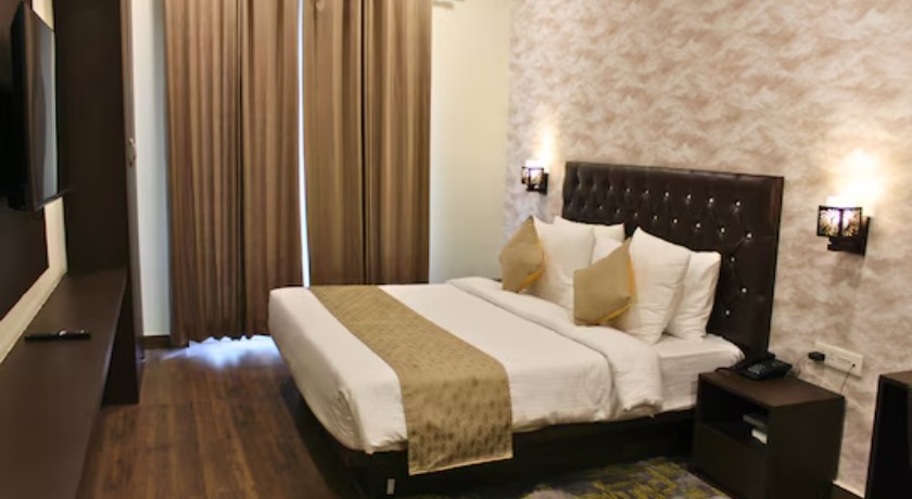 Hibiscus Select Hotel in Noida