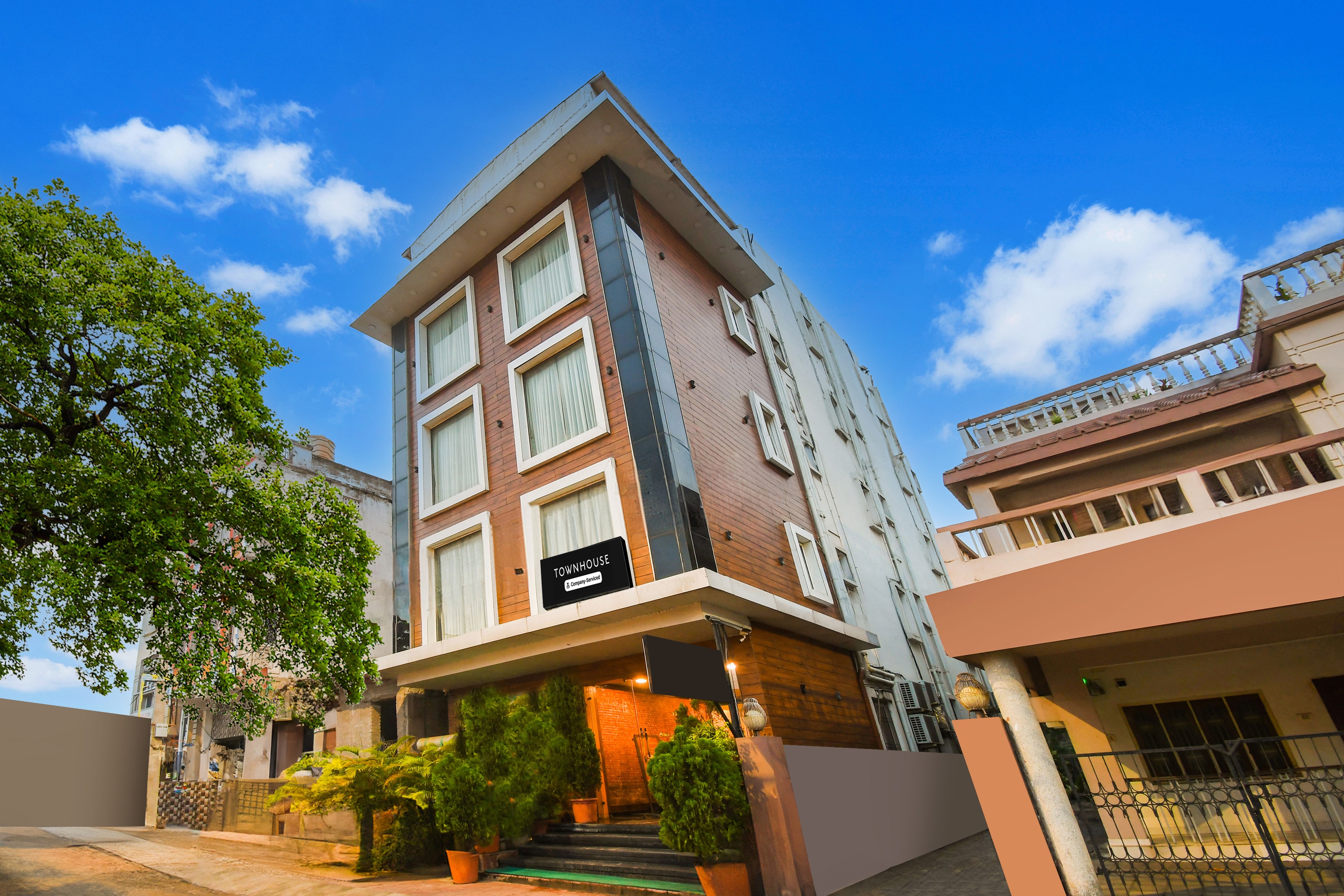 Super Townhouse Marine Drive Puri Formerly Royal Crown in Puri