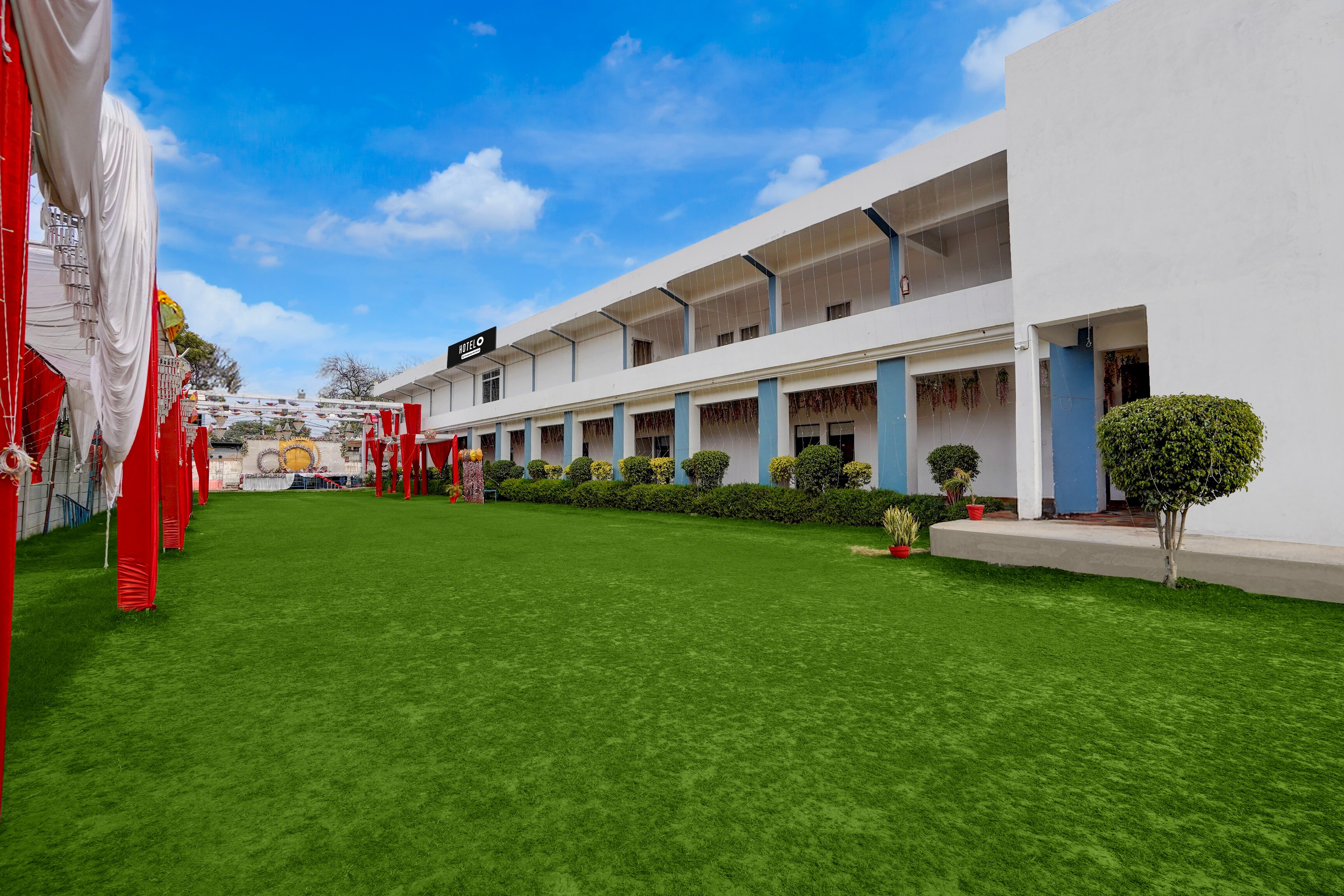 Super Hotel O Takrohi Hospital Road Formerly Madhuraj Palace in Lucknow