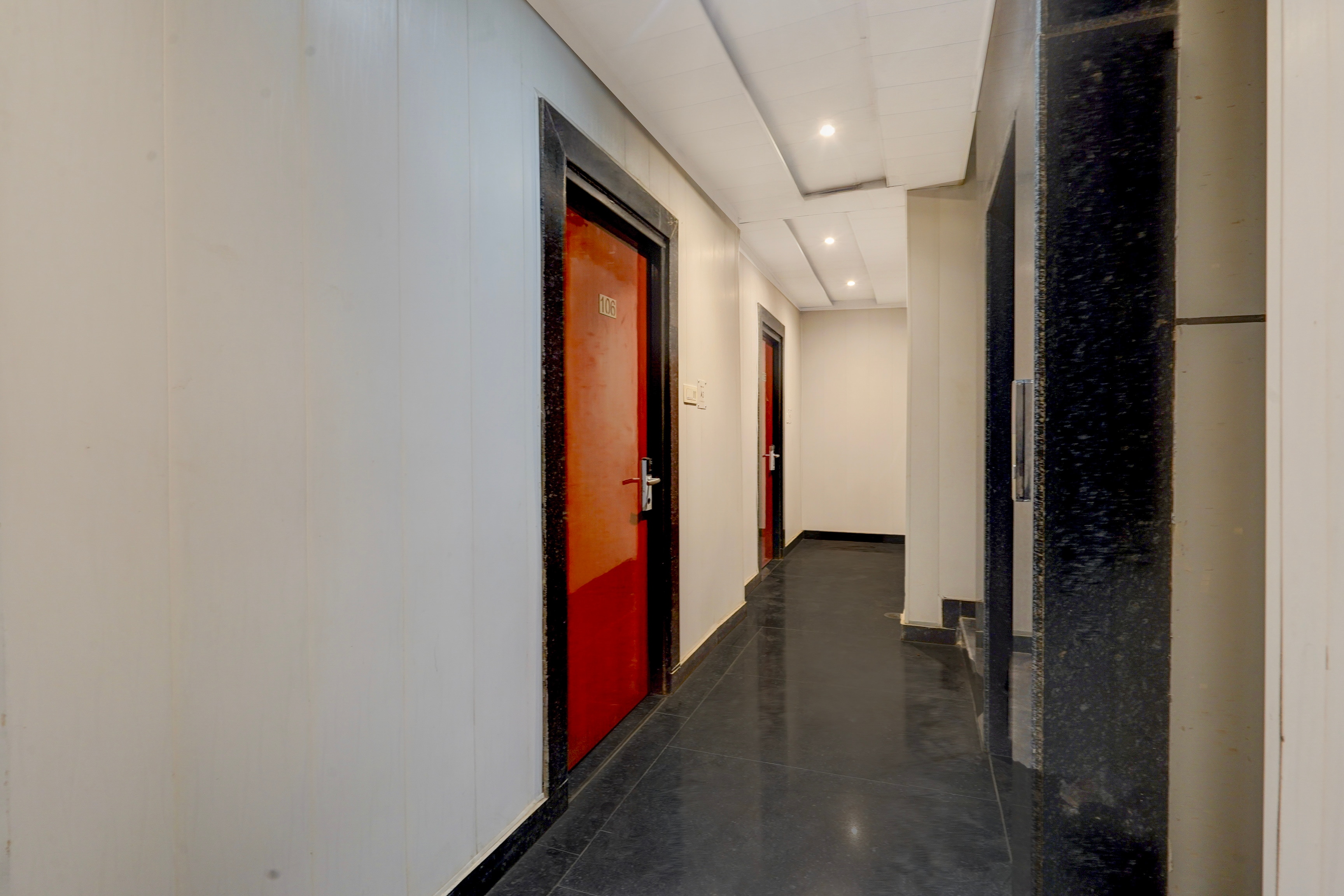 Super Townhouse Varanasi Cantonment Formerly Ayushman Inn in Varanasi