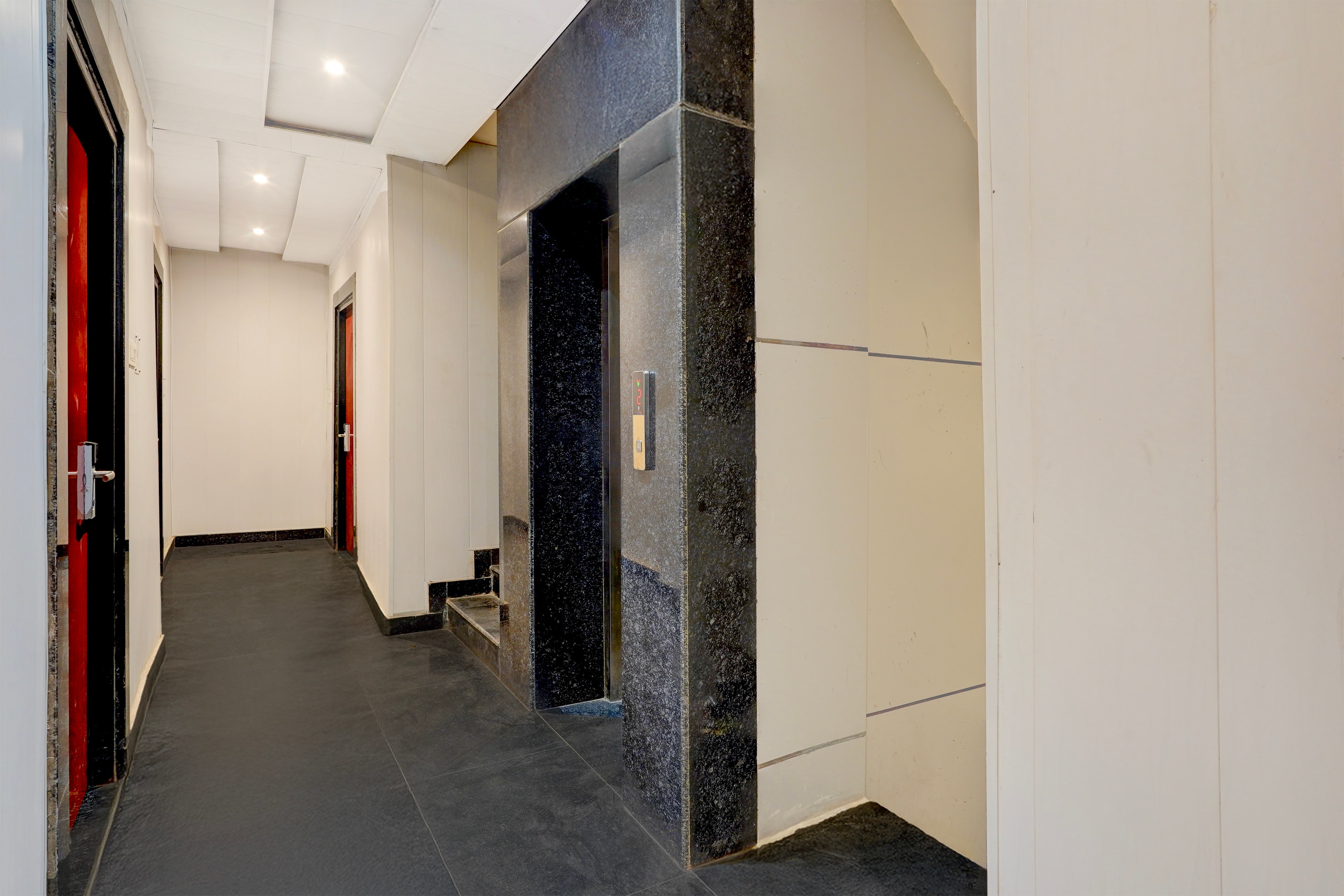 Super Townhouse Varanasi Cantonment Formerly Ayushman Inn in Varanasi