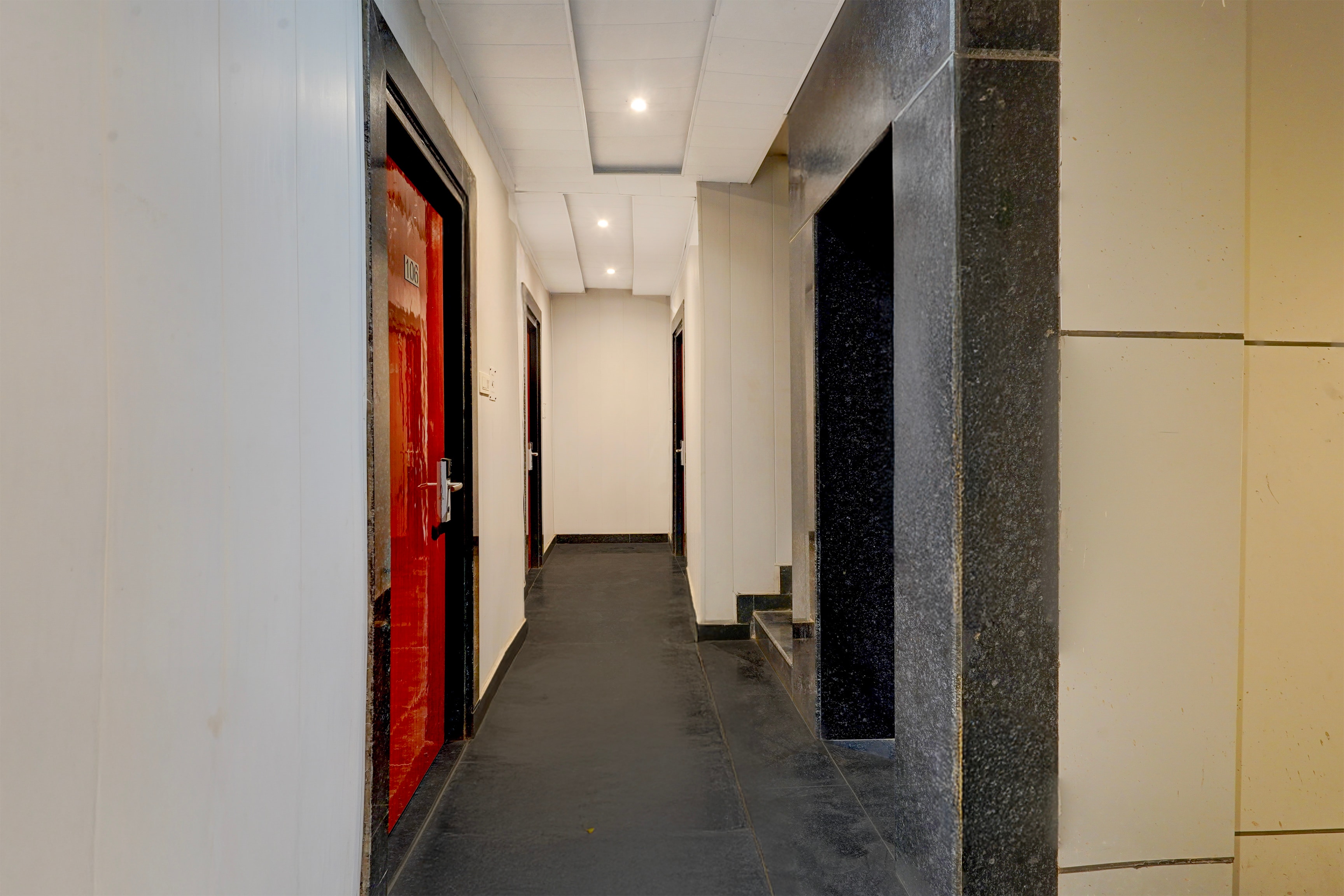 Super Townhouse Varanasi Cantonment Formerly Ayushman Inn in Varanasi