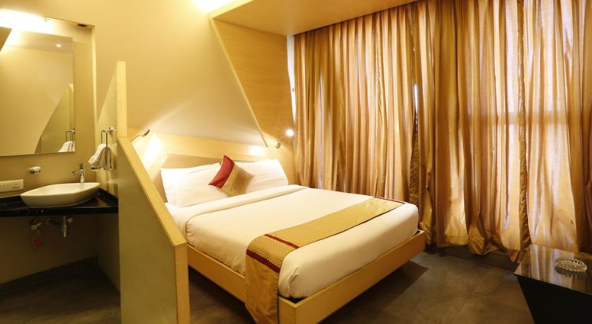 Dragonfly  - The Art Hotel in Mumbai