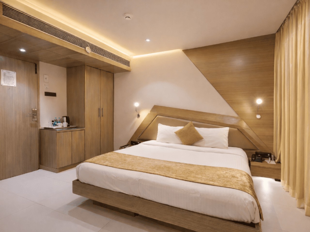 Dragonfly - The Art Hotel in Mumbai