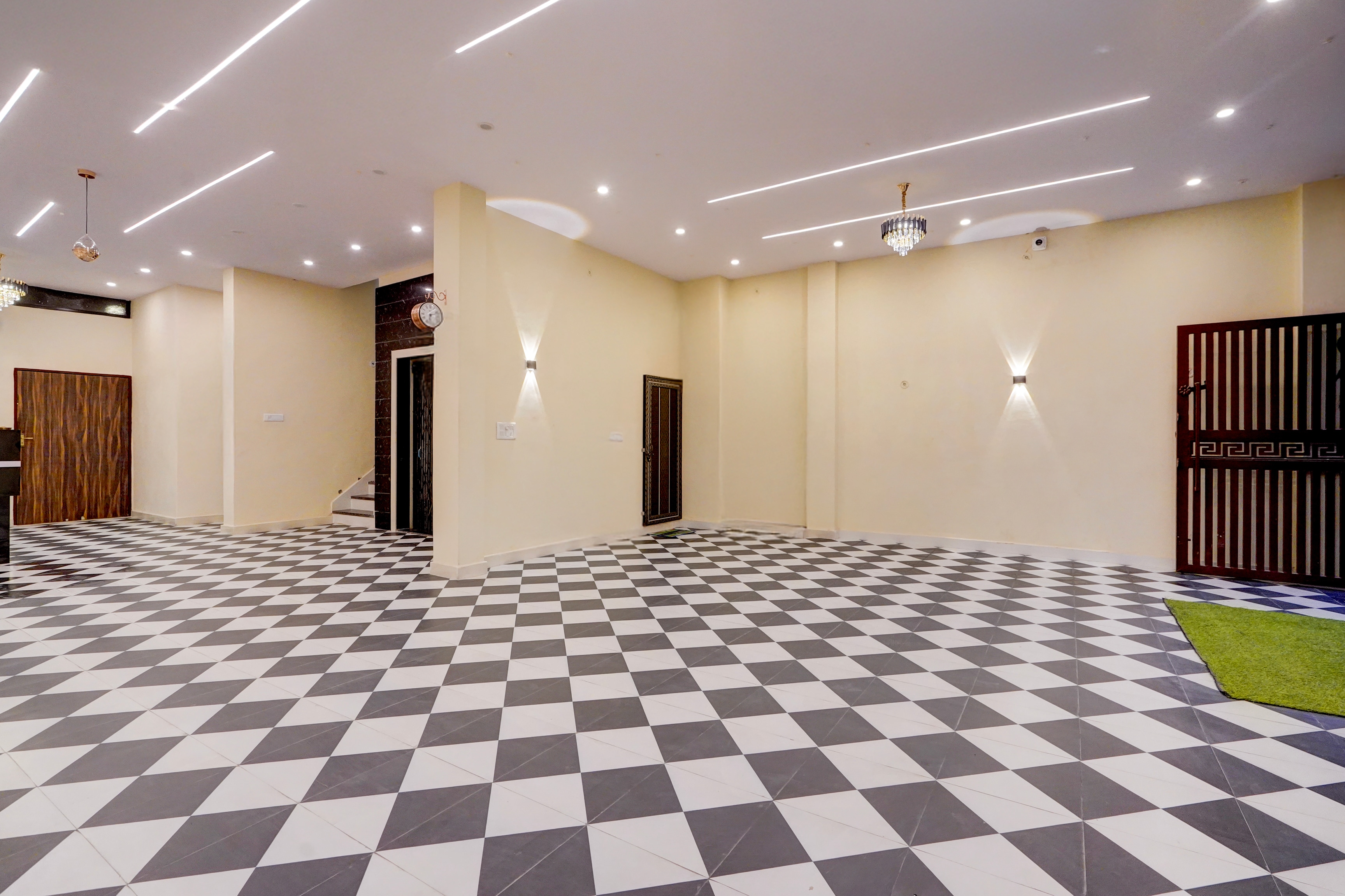 Hotel O Varanasi - Prayagraj Crossway Formerly Holiday Home in Varanasi