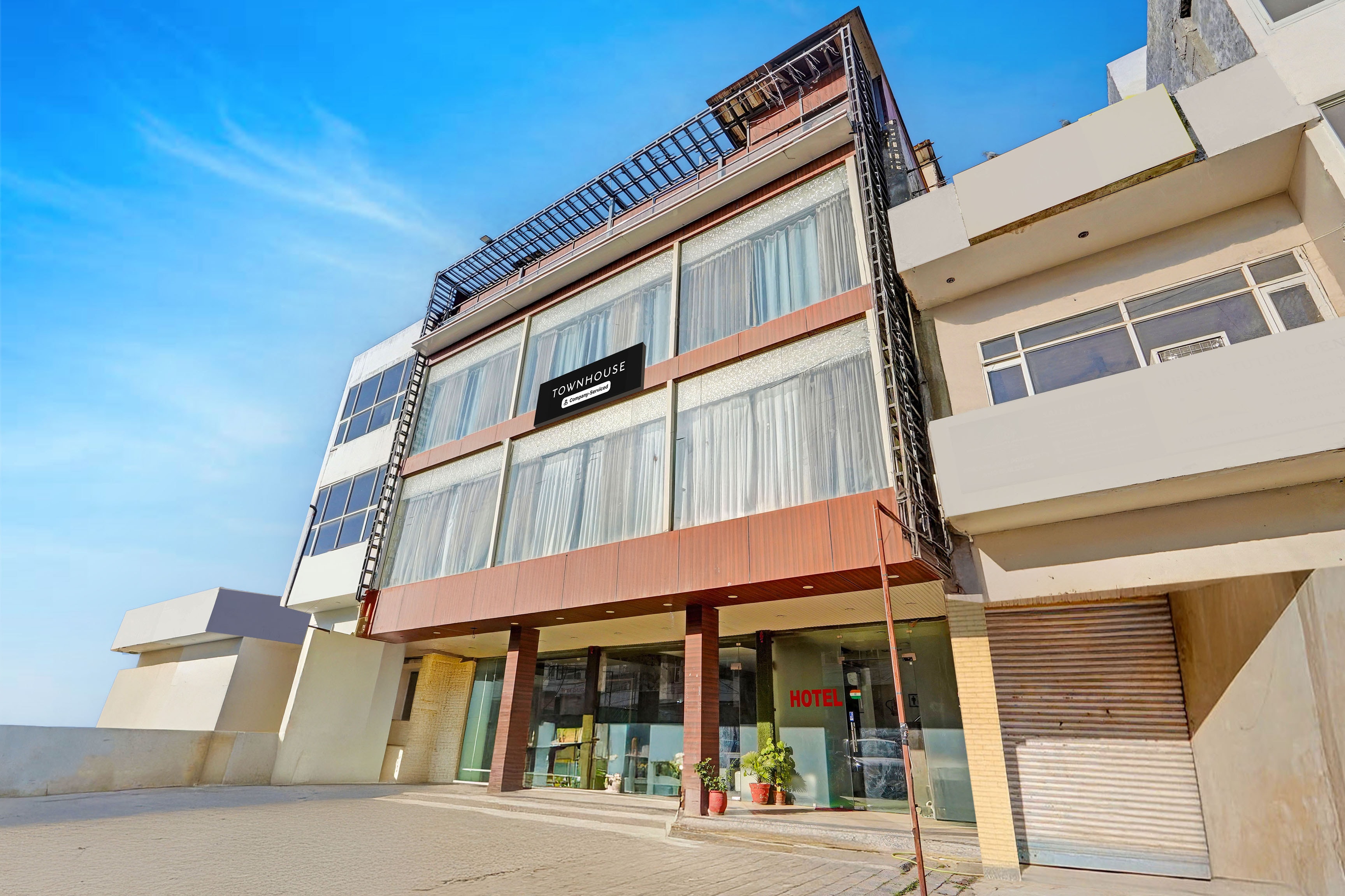 Super Townhouse Old Kalka Ambala Road Formerly Viraj inn in Zirakpur