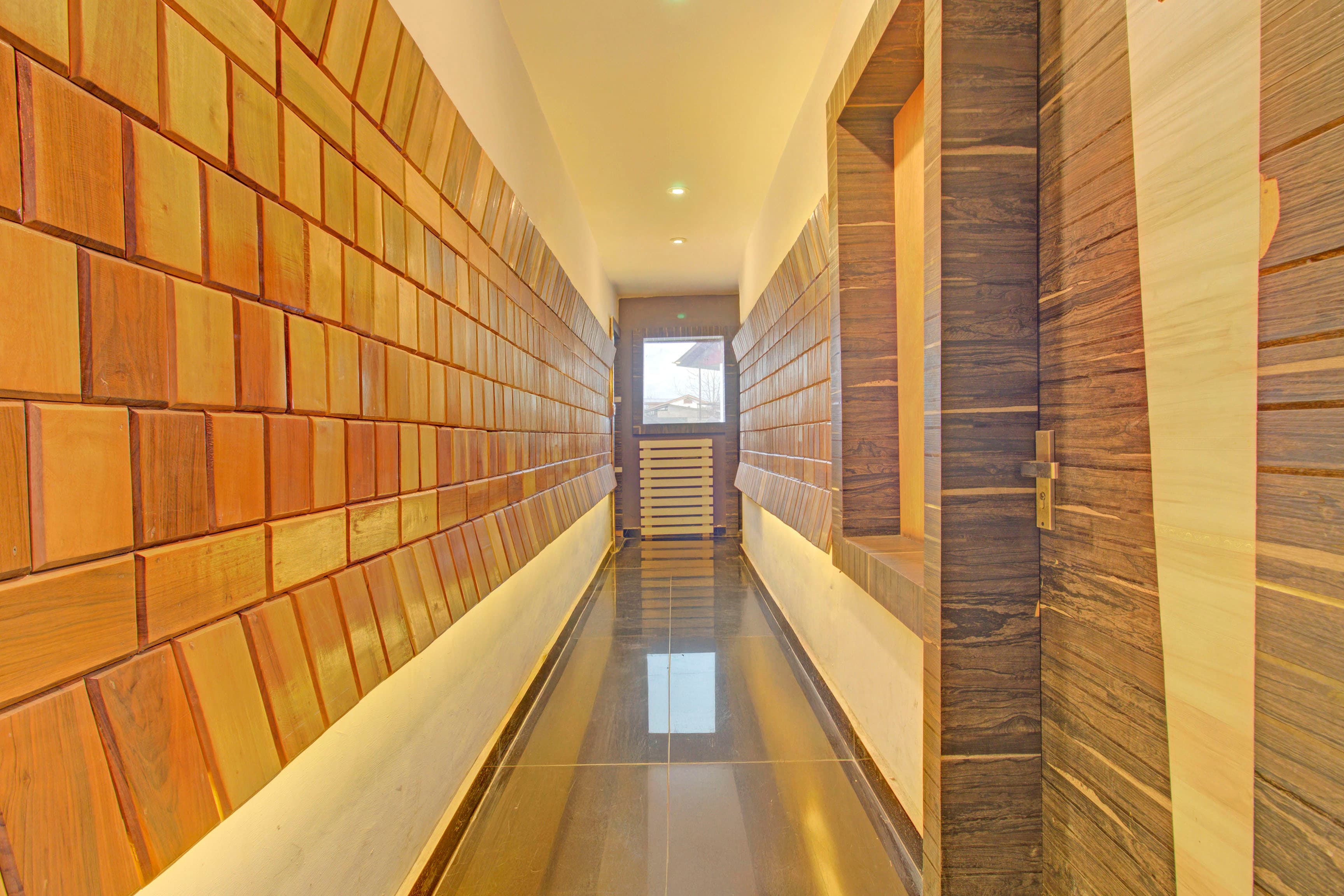 Collection O Padshahi Bagh Formerly Matamal Cafe in Srinagar