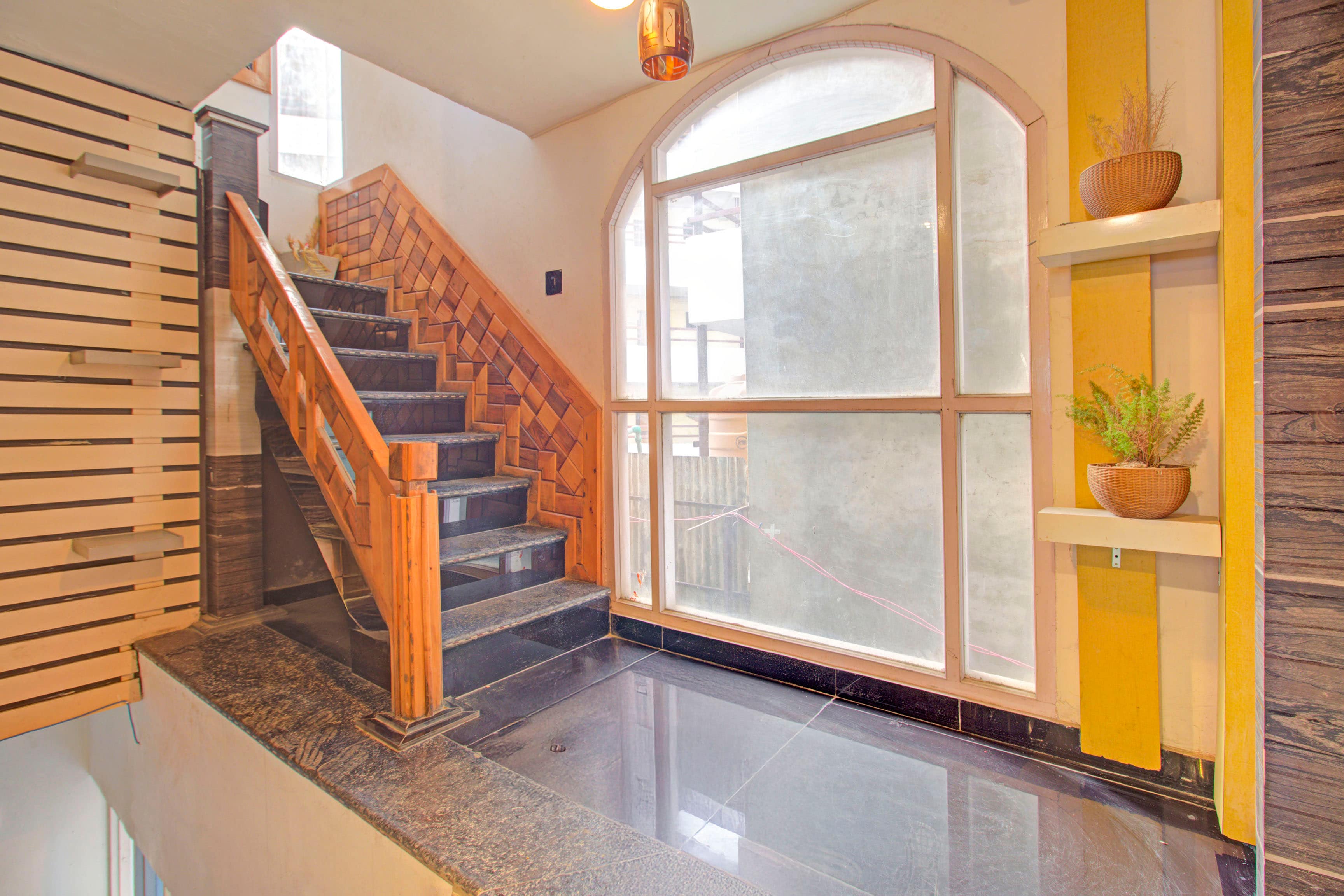 Collection O Padshahi Bagh Formerly Matamal Cafe in Srinagar