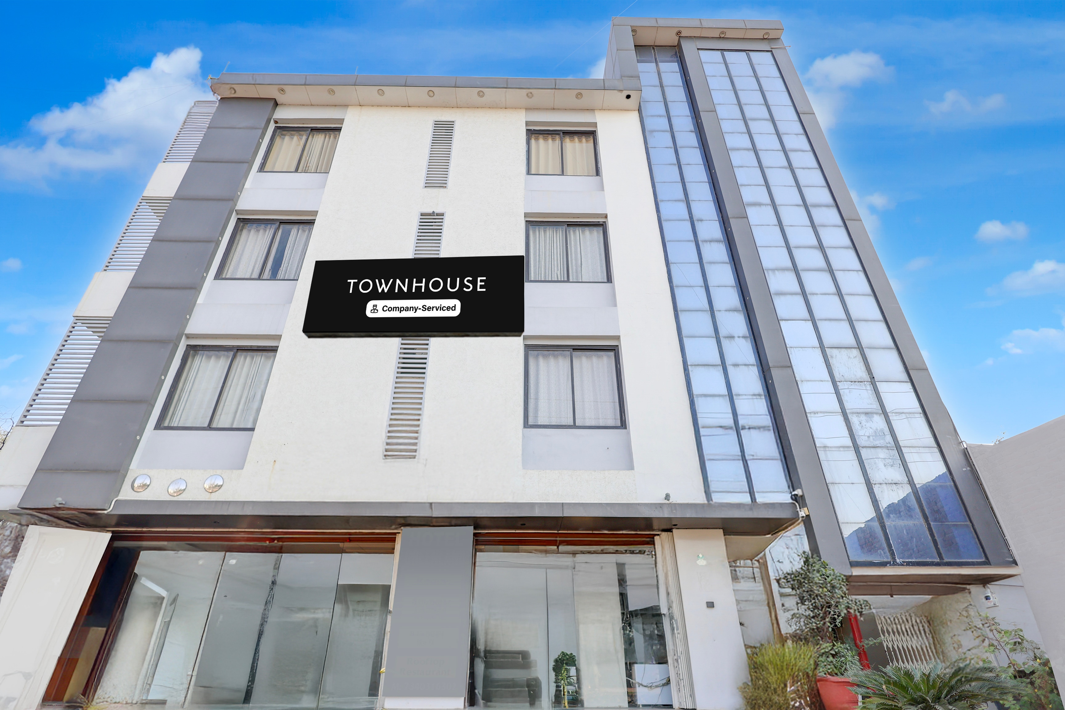 Super Townhouse Reti Bus Terminal Udaipur Formerly Greenland in Udaipur