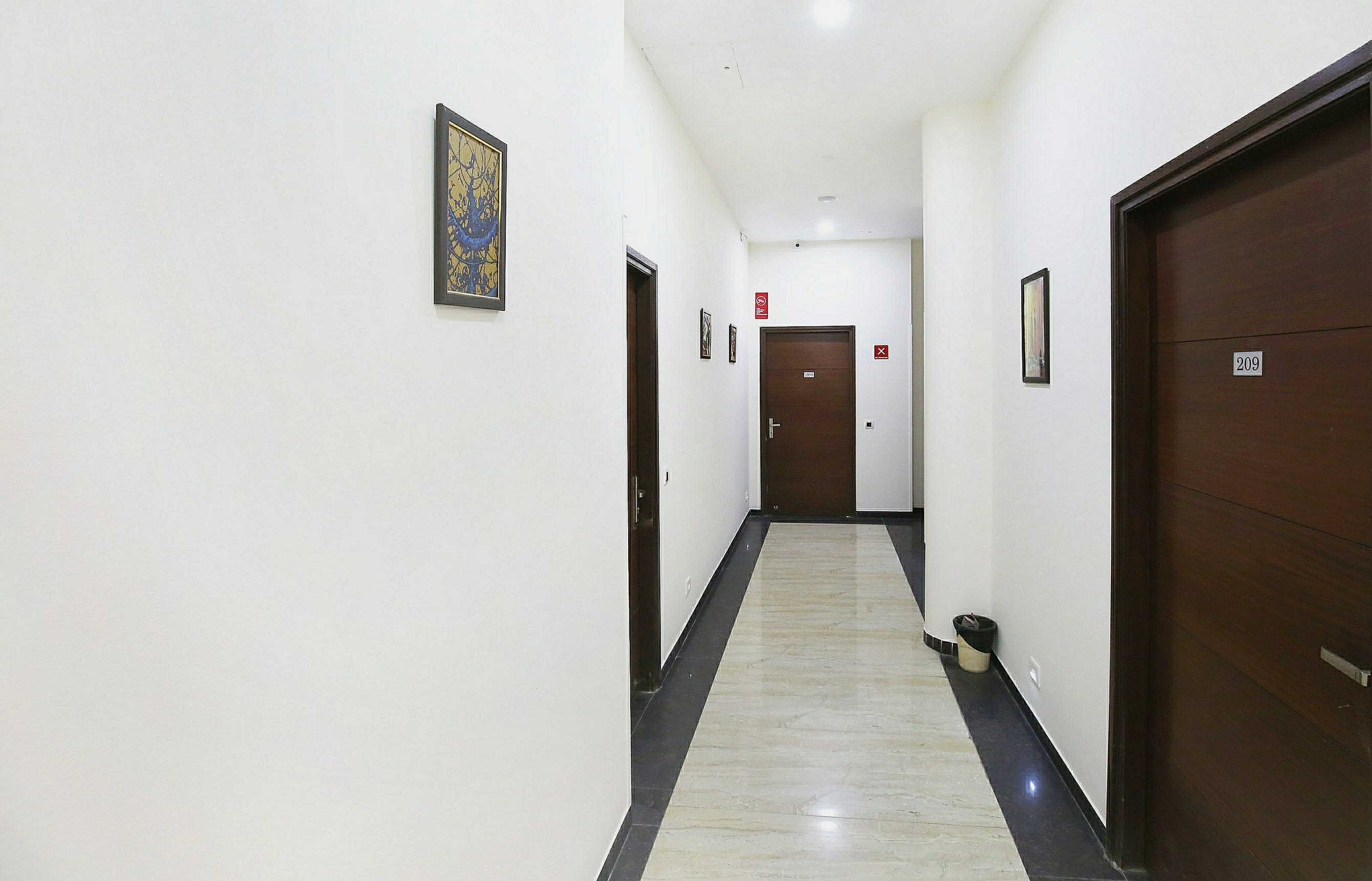 Super Townhouse Zirakpur Bus Stand Formerly Hotel Citi Inn in Zirakpur