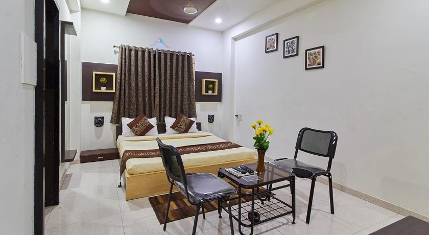 Hotel Crown in Rajkot
