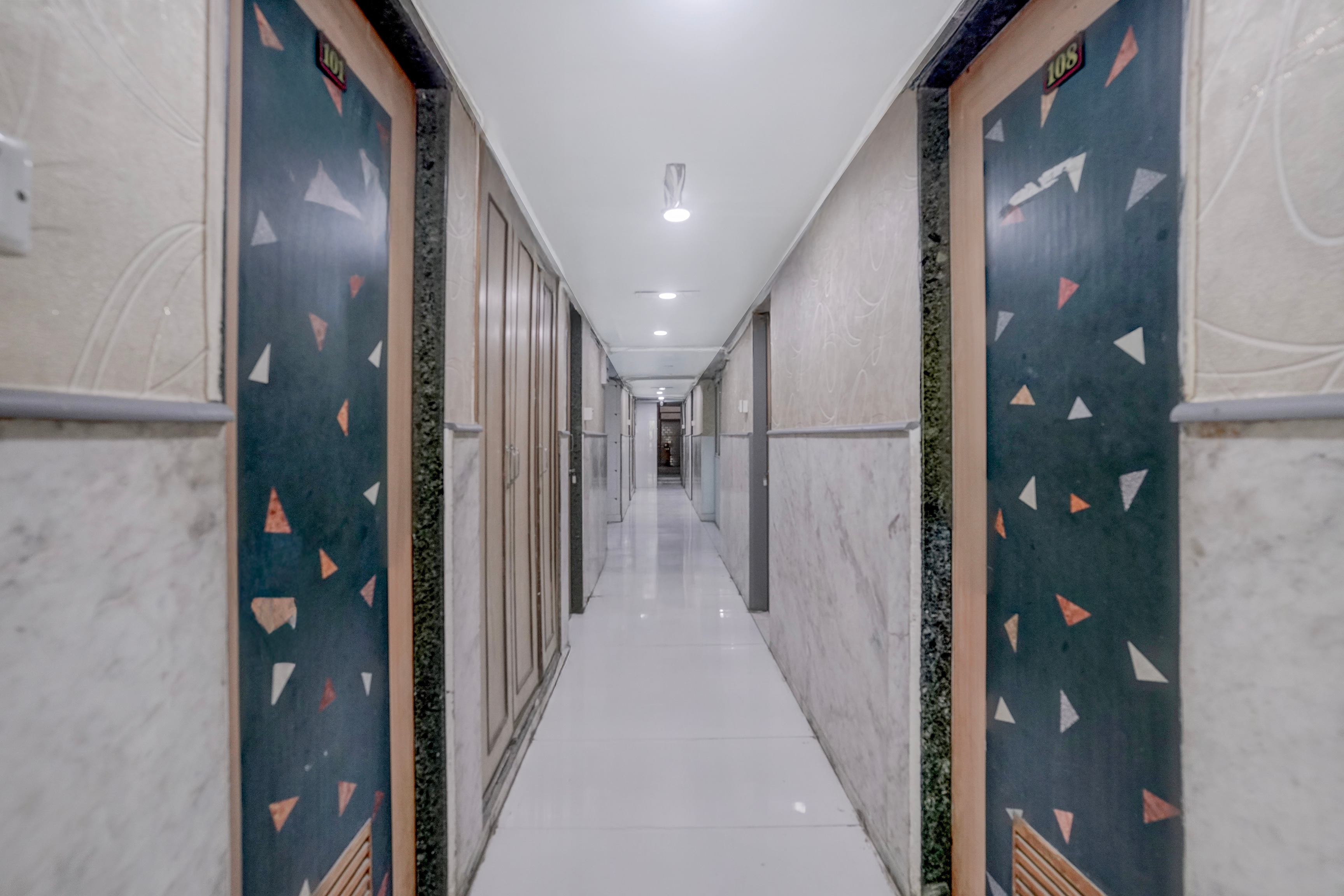 Super Hotel O MG Road Crossway Formerly Ravi Palace in Rajkot