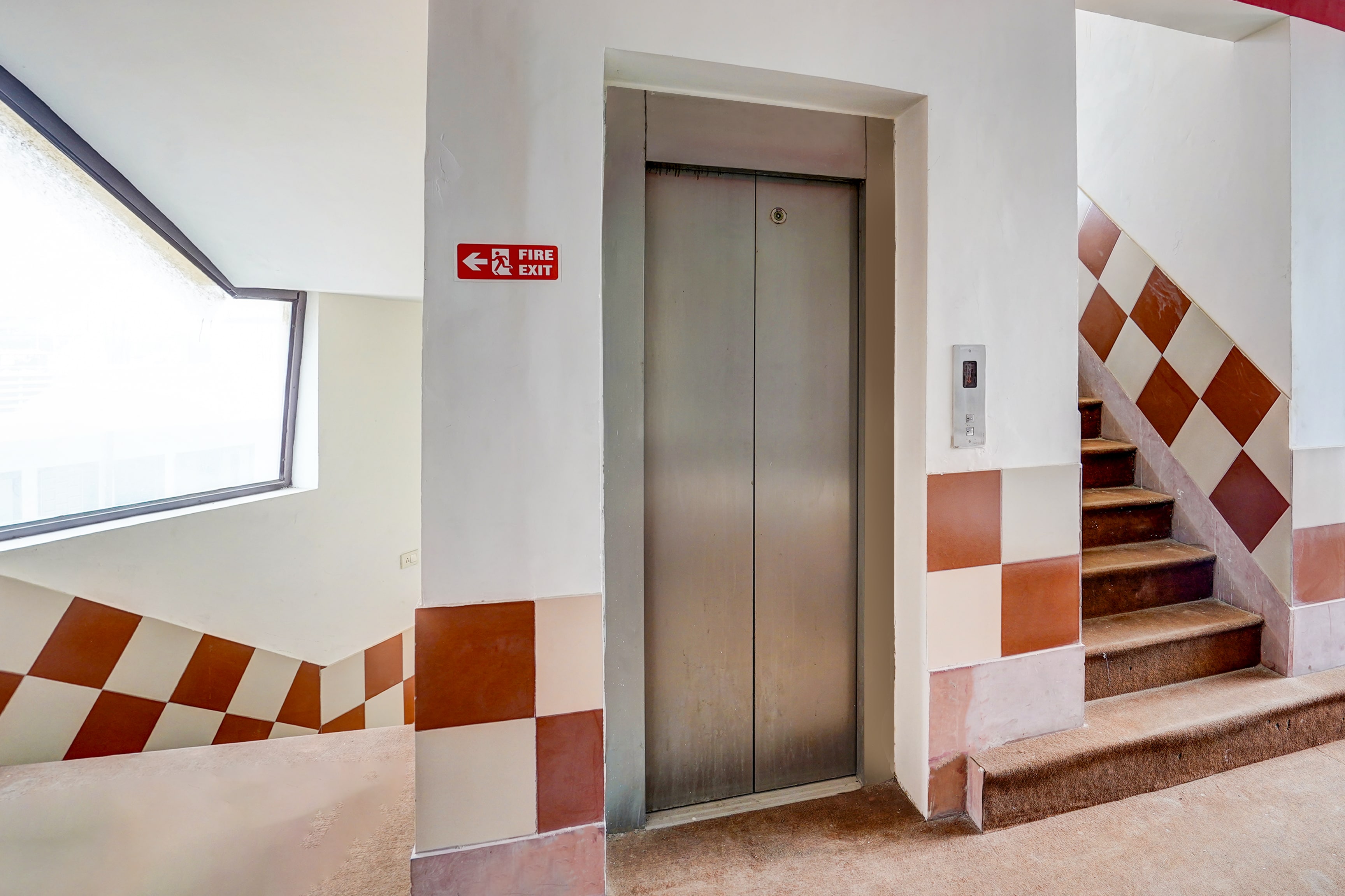 Hotel O Sector 93 Noida Formerly Grand Empire in Noida