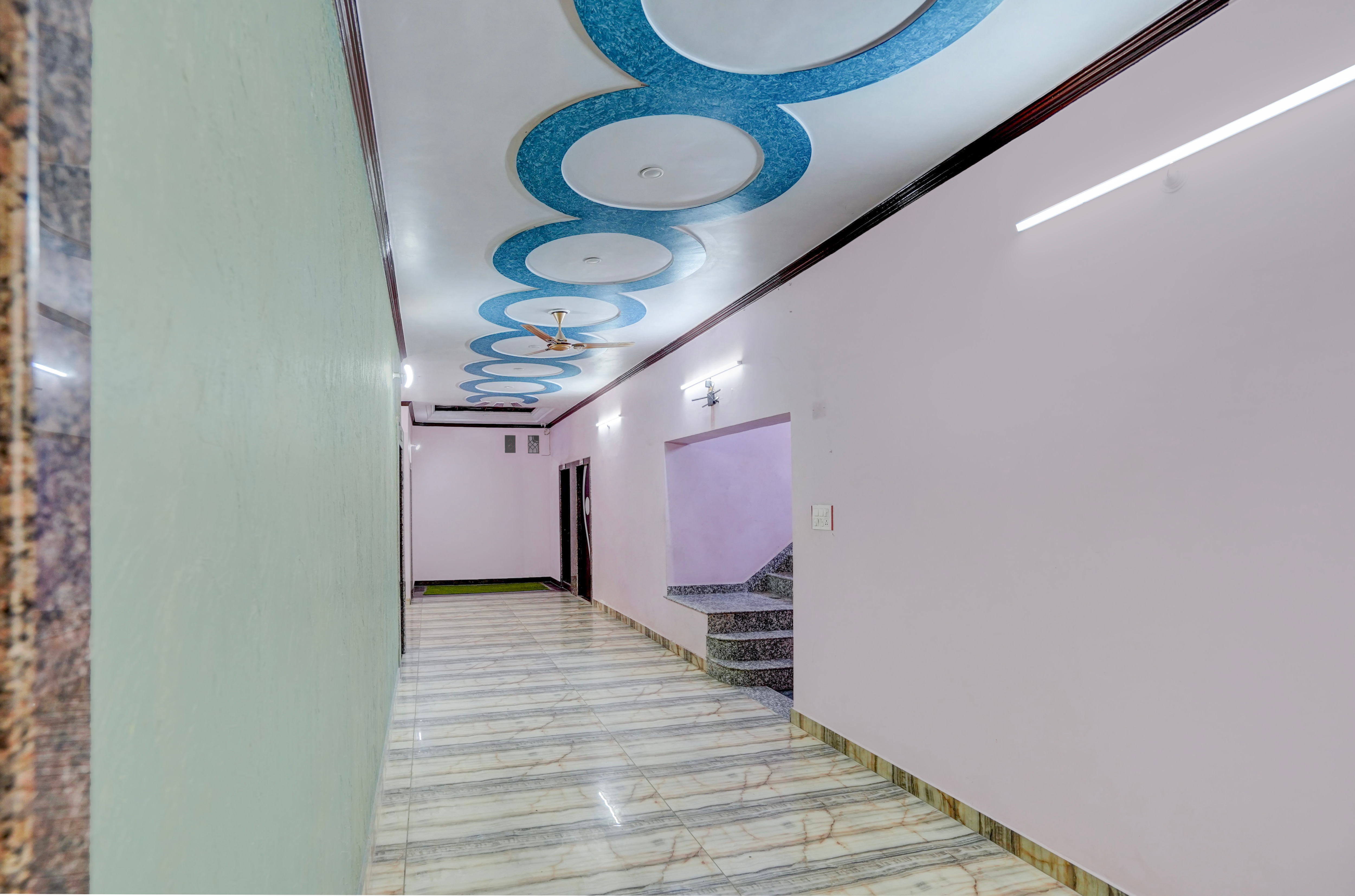 Collection O Gorakhpur Mandir Formerly Pavitra Palace in Gorakhpur