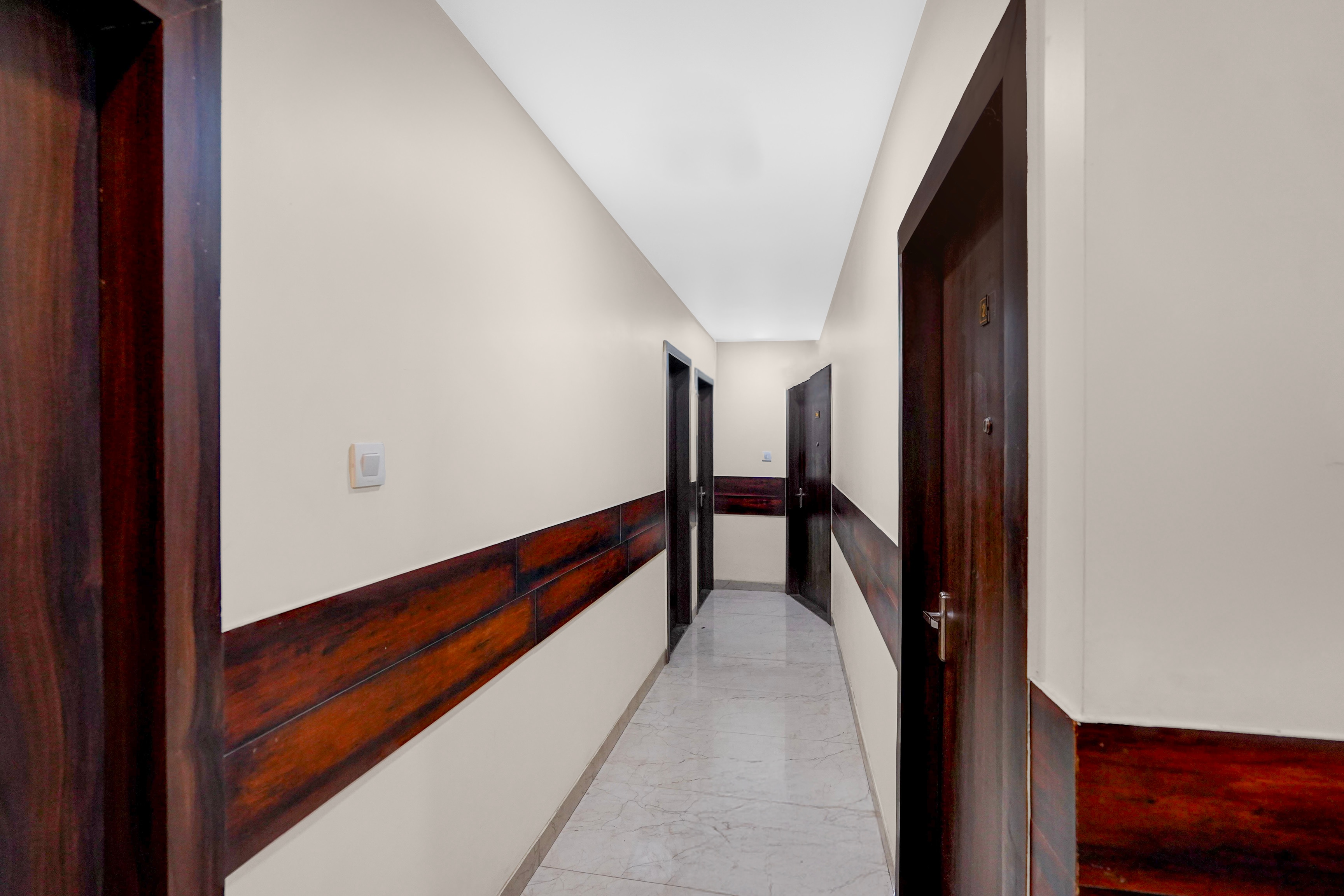 Townhouse Z Square Mall Formerly The Mall Road Inn in Kanpur