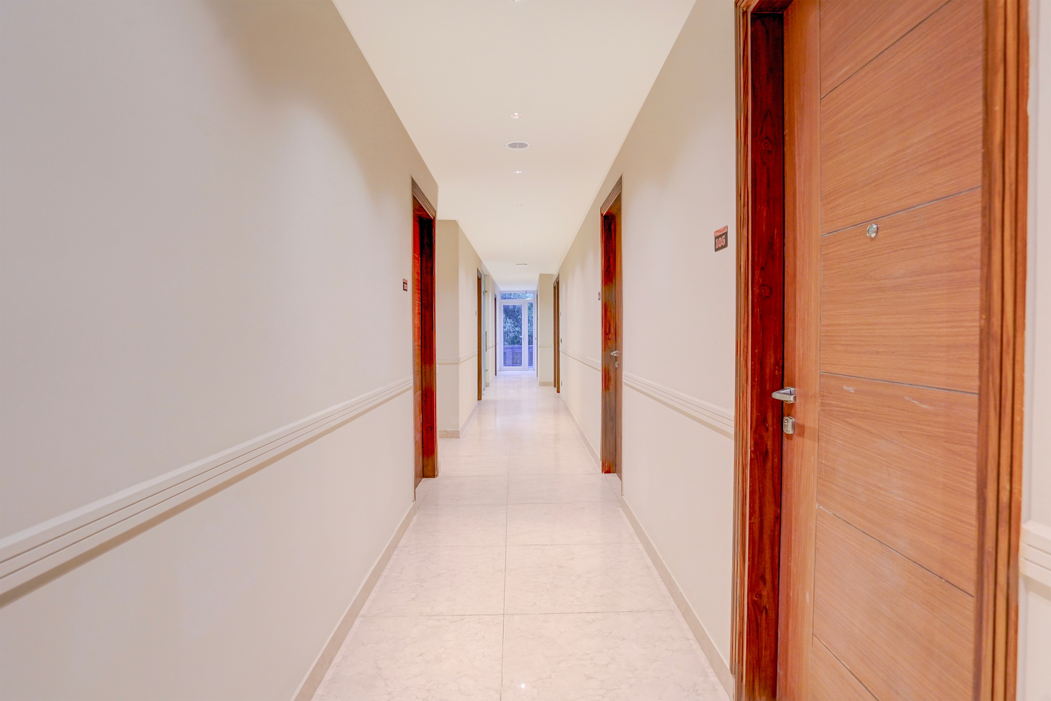 Townhouse Oak Sector 31 Noida in Noida