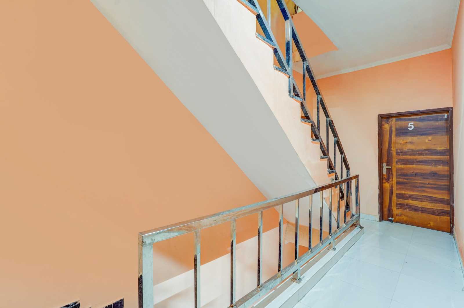 Hotel O ISBT Sector 43 Bus Terminal Formerly One Way in Chandigarh