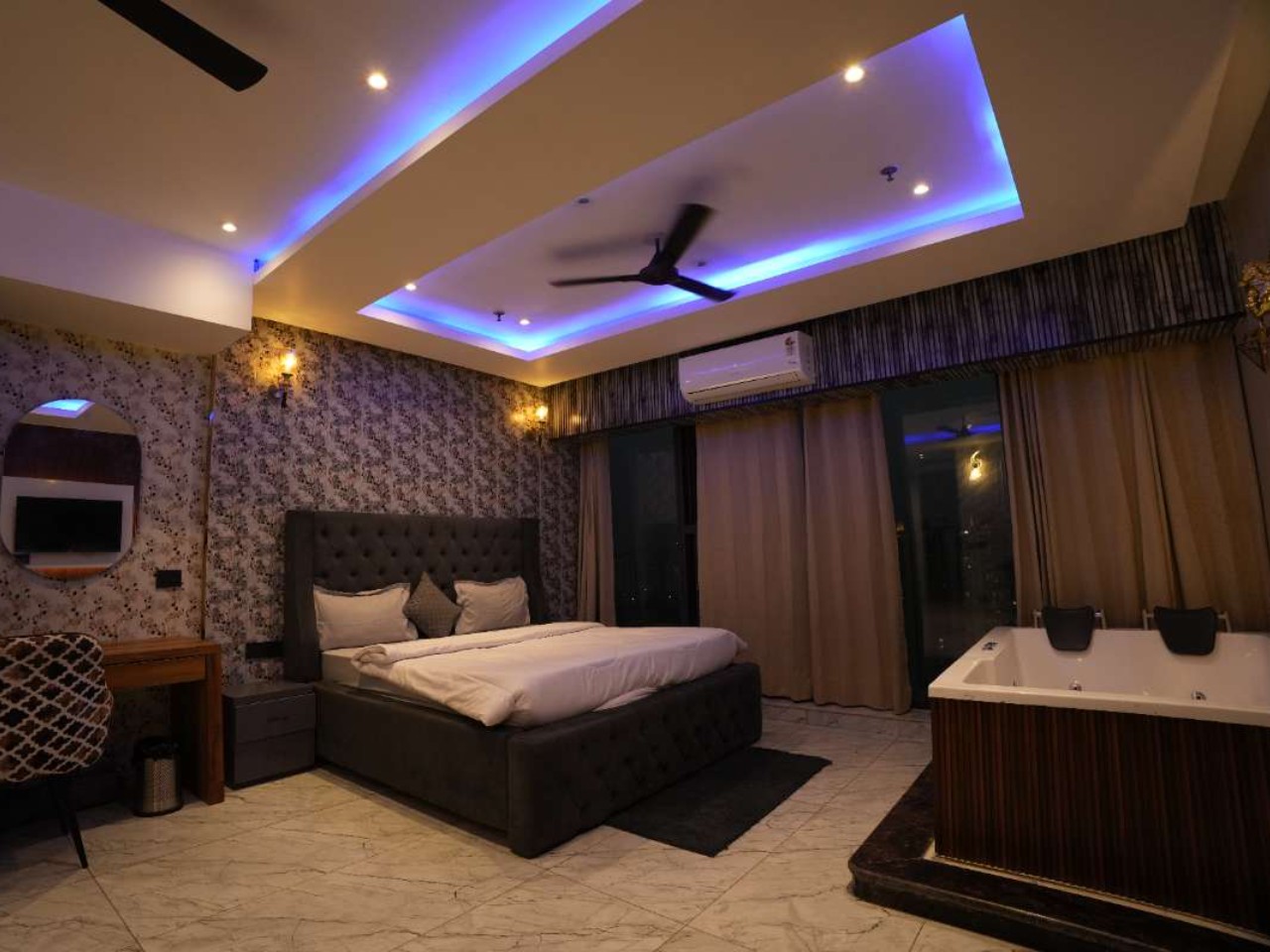 Namaste Bed and Breakfast With Jacuzzi  in Greater Noida