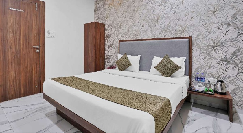 Hotel New Star in Navi Mumbai