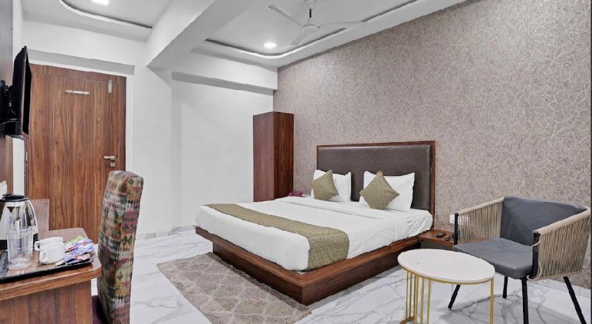 Hotel New Star in Navi Mumbai