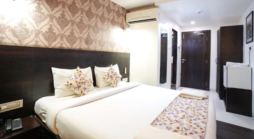 Hotel Singhs in Navi Mumbai