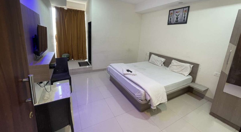 Hotel Golden Galaxy in Mumbai