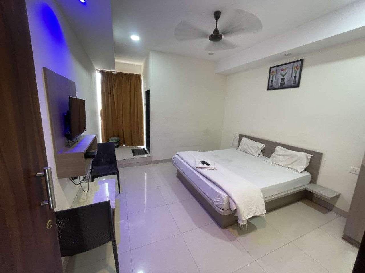 Hotel Golden Galaxy in Mumbai