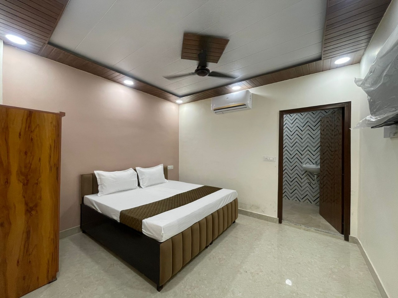 Hotel Kasa Nest in Delhi