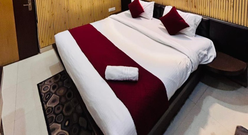 Hotel Crown Palace in Ghaziabad