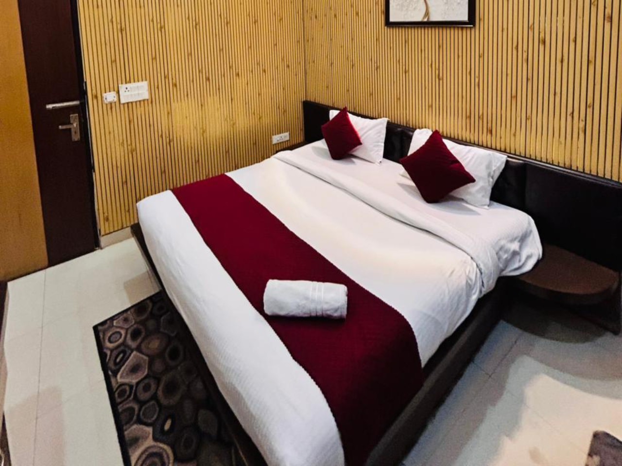 Hotel Crown Palace in Ghaziabad