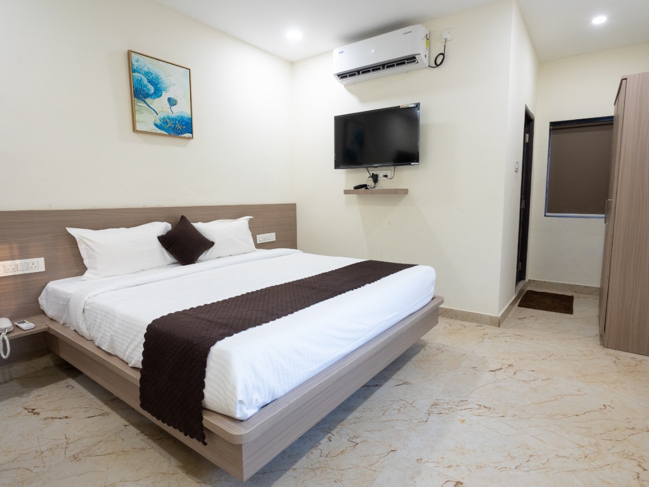 Hotel V Grand, The Grand Standard in Hyderabad