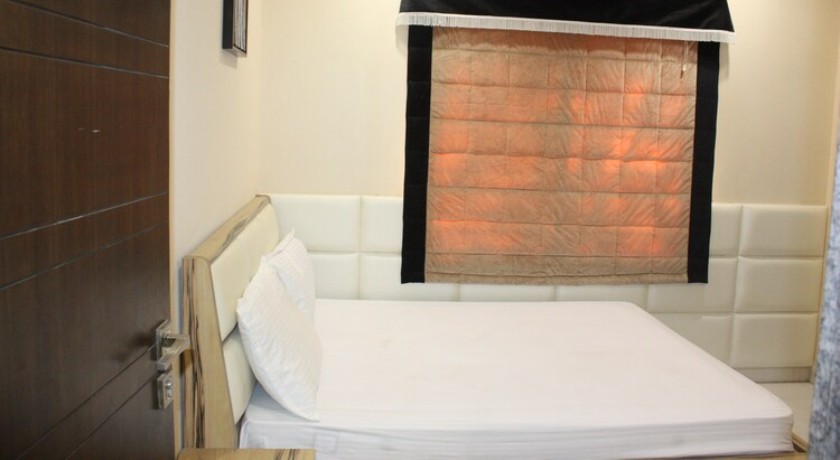 Stay10 Luxury Service Apartment in Indore