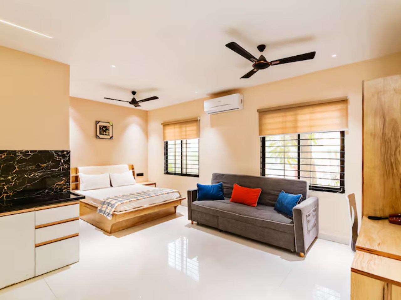 Stay10 Luxury Service Apartment in Indore