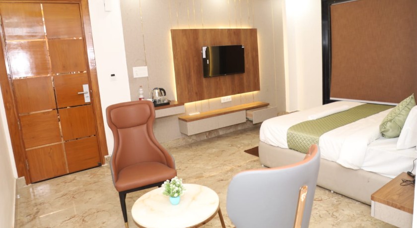 Mazestic Bay in Noida