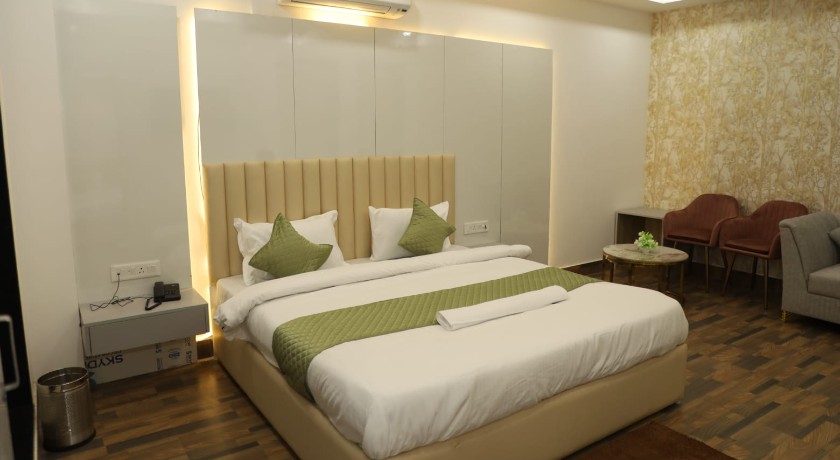 Mazestic Bay in Noida